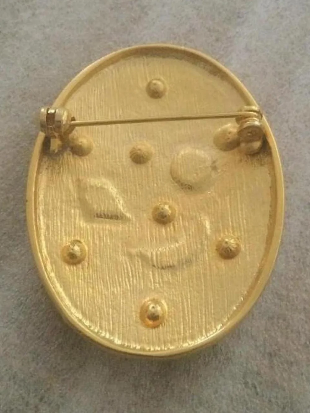N/A gold tone